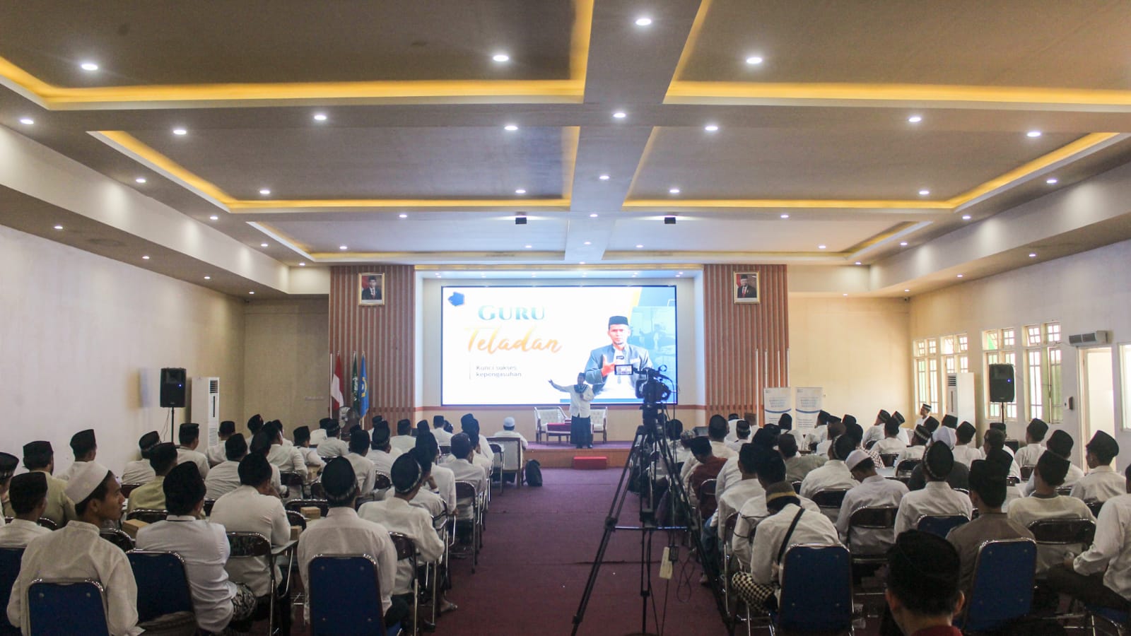 Ustadz Tidak Membersamai aktifitas Santri Secara Fuul, Apa Boleh??